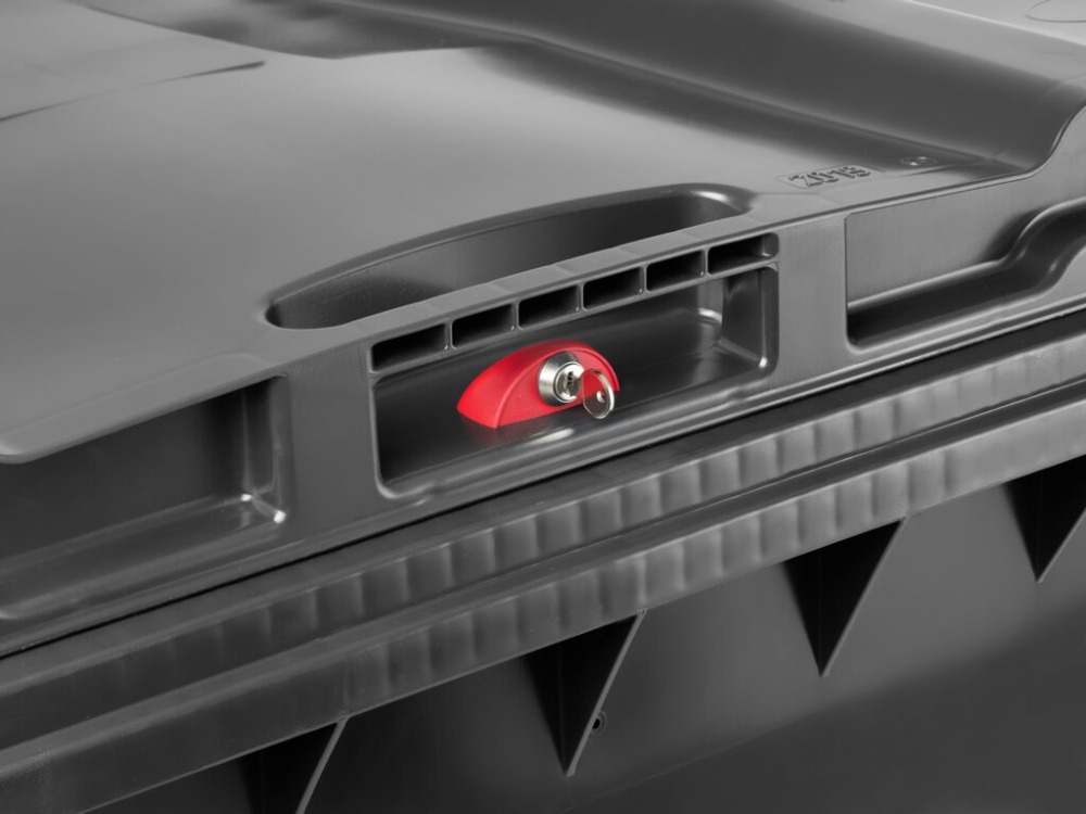 3x 660 Litre 4-Wheeled Bins - lock