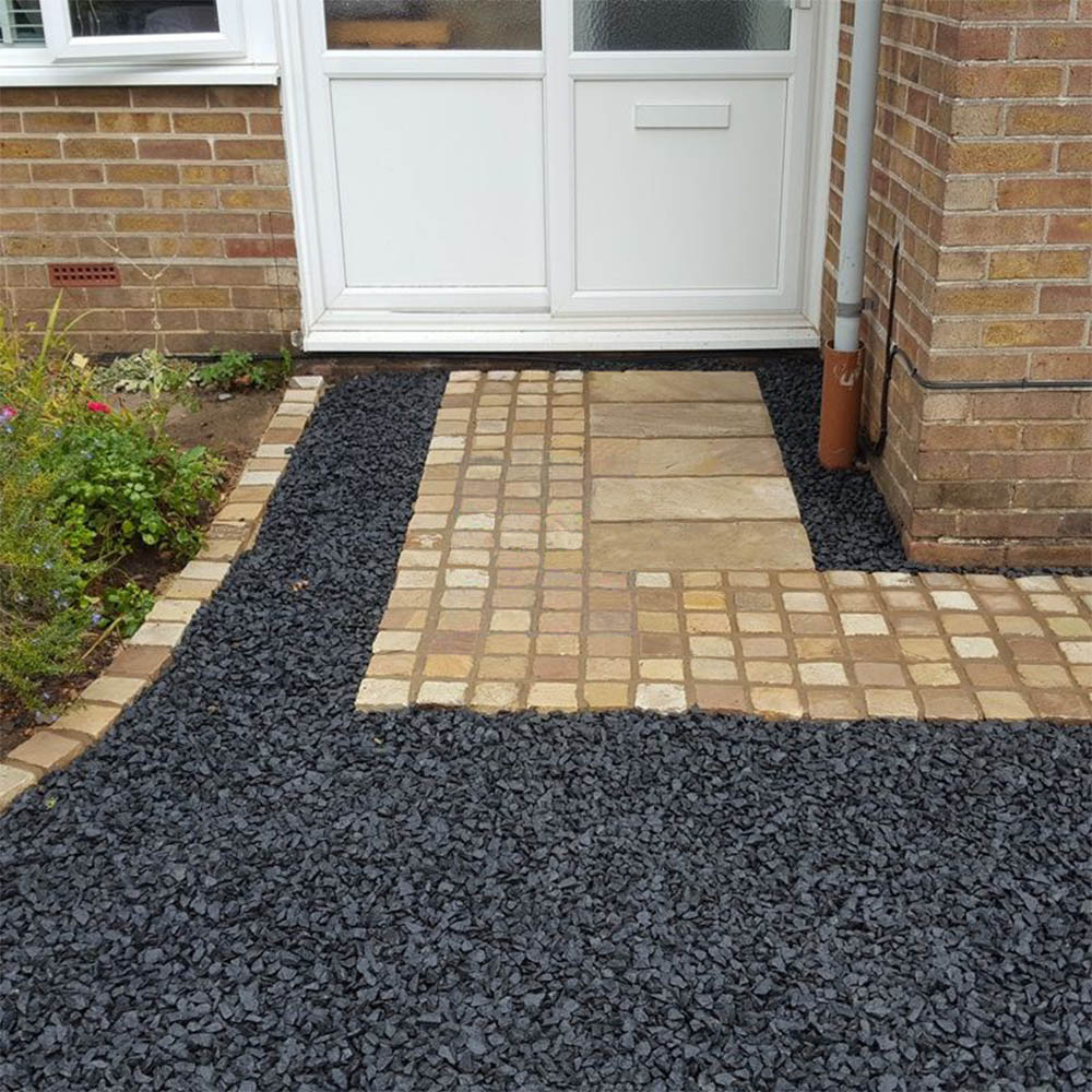 20mm Charcoal Basalt Chippings - 850kg Bulk Bag