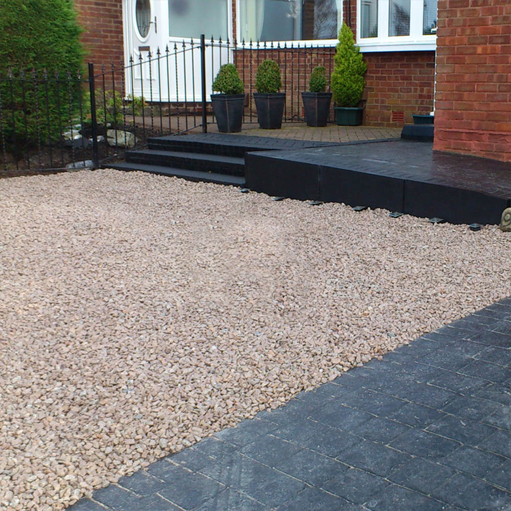 20mm Pink/Grey Granite Chippings - 850kg Bulk Bag