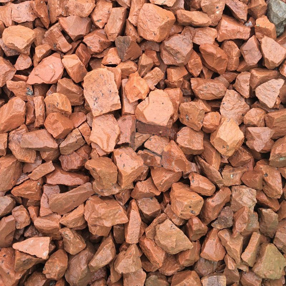 20mm Red Granite Chippings 850kg Bulk Bag