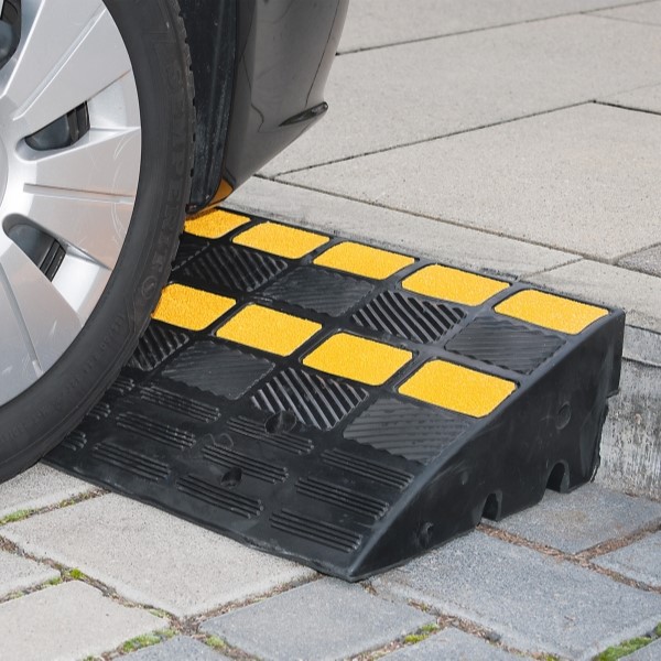 Traffic-Line Rubber Kerb Ramp - 600 x 360 x 150mm