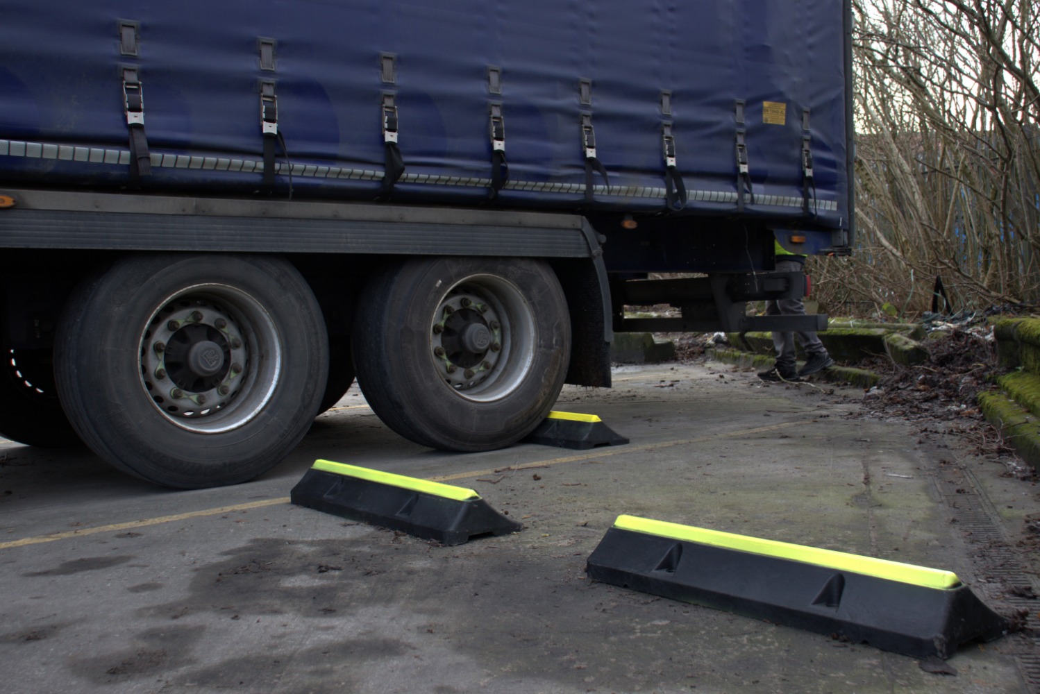 HGV Truck Wheel Stop - 100% Black Recycled PVC - 1000 x 300 x 150mm