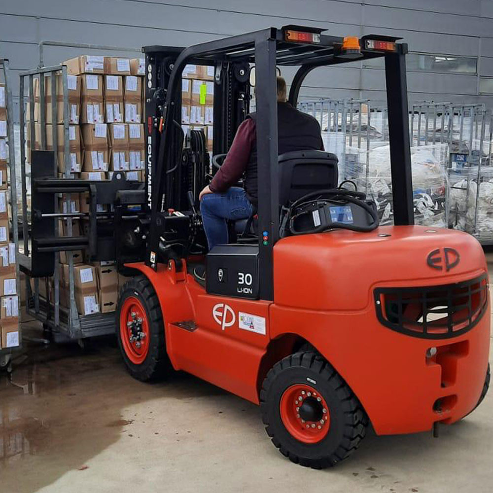 4-Wheeled Lithium Electric Forklift - 2.5/3.0/3.5T Capacity