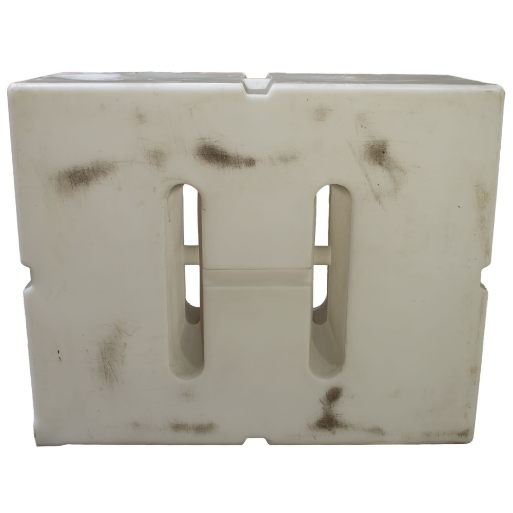 630 Litres Baffled Water Tank Flat - 1" BSP Female - Used