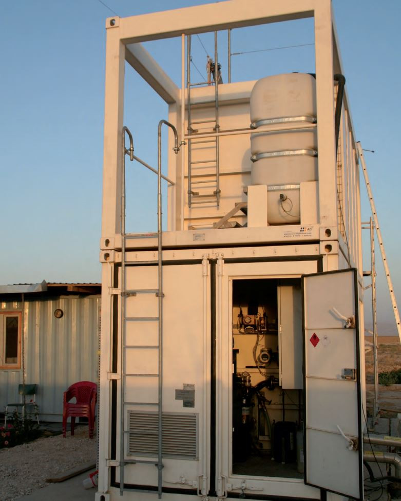 1100 Litre Industrial Banded Tank - 1400 x 730 x 1380mm