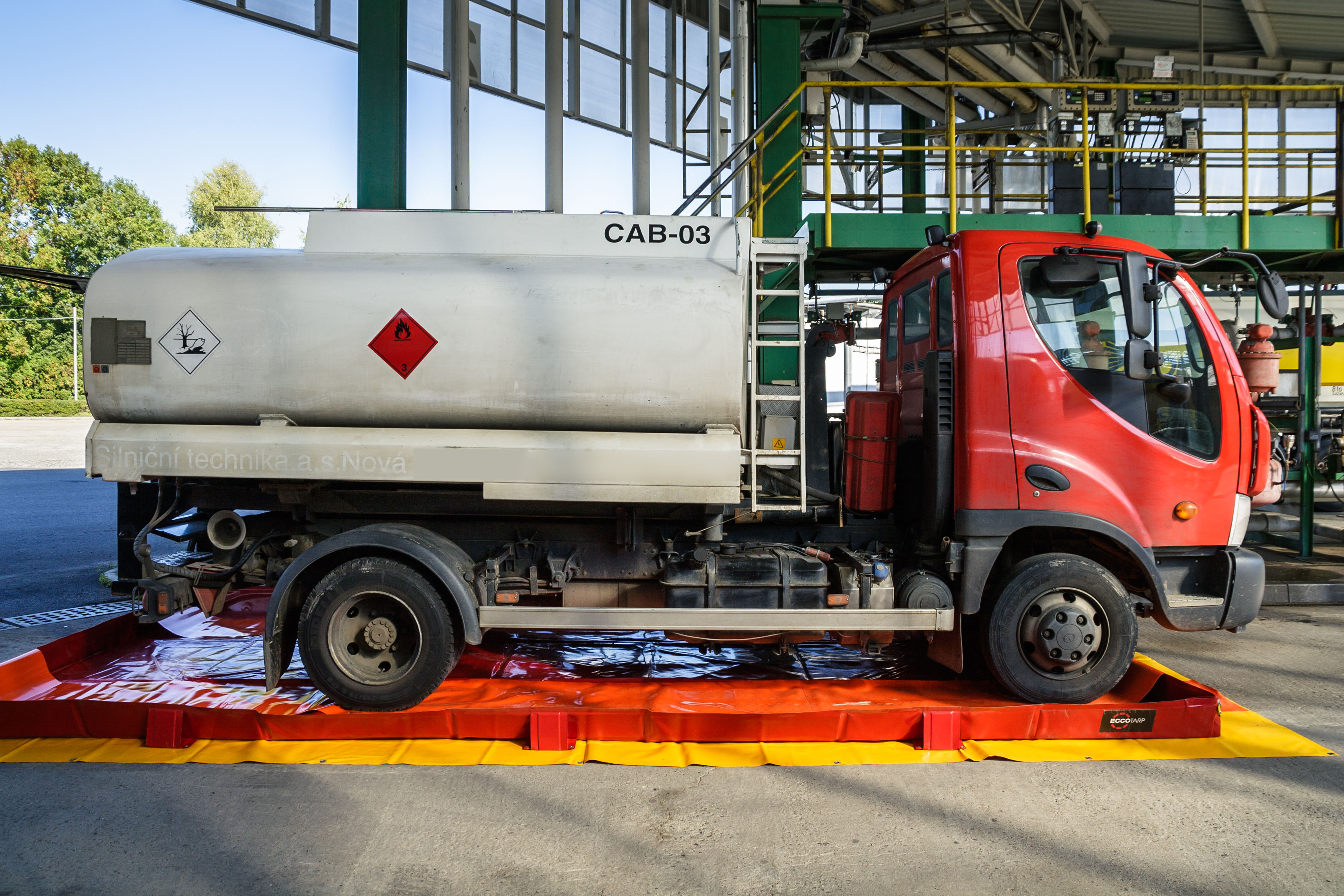 Eccotarp ET Large 444 Collapsible Spill Bund - 8750 Litre