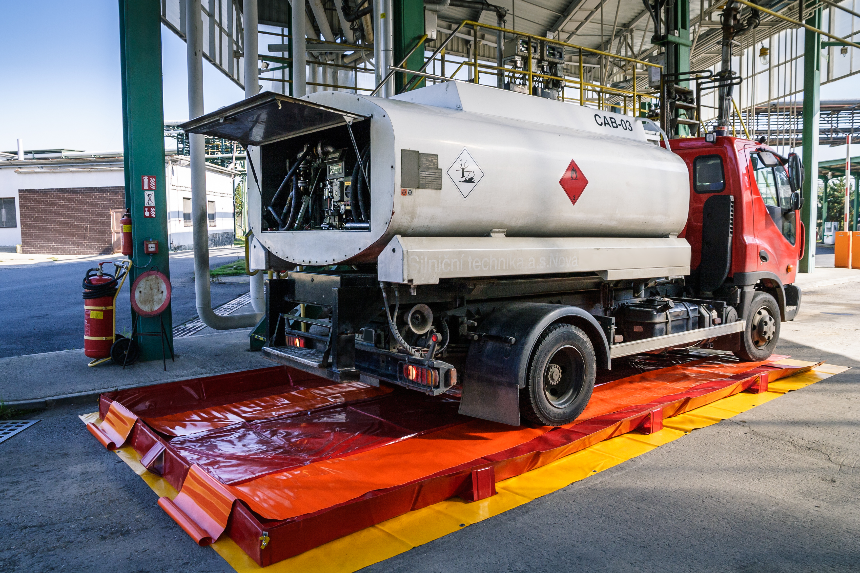 Eccotarp ET Large 444 Collapsible Spill Bund - 8750 Litre