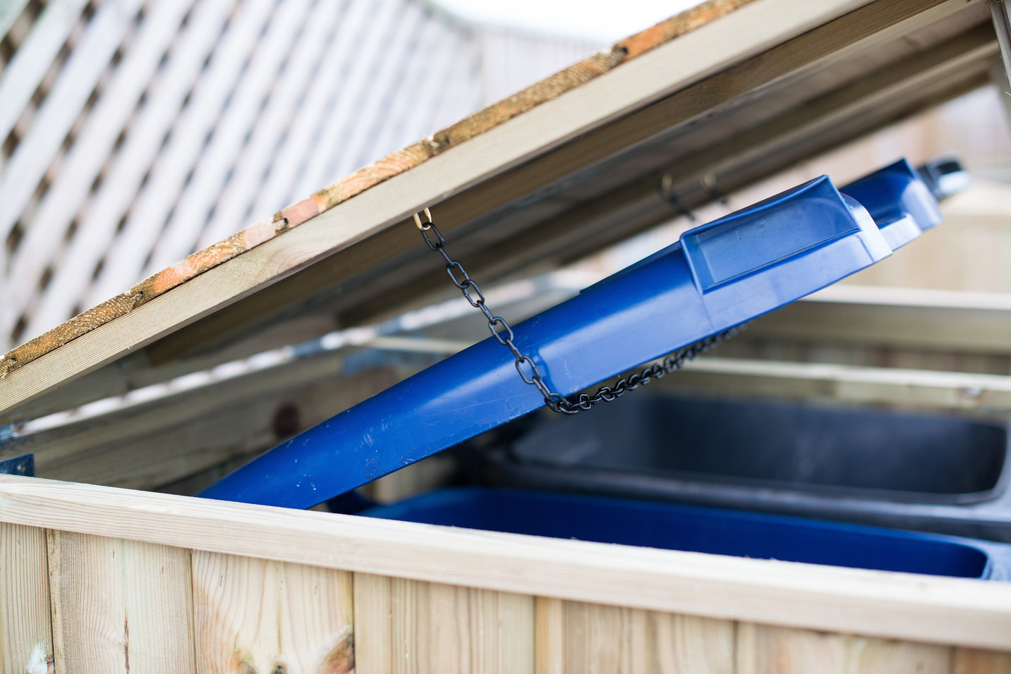 Double Chest Timber Wheelie Bin Store
