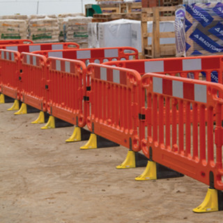 Frontier 2m Safety Barrier with anti trip feet - Orange