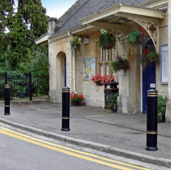 Heritage Decorative Reflex Bollard