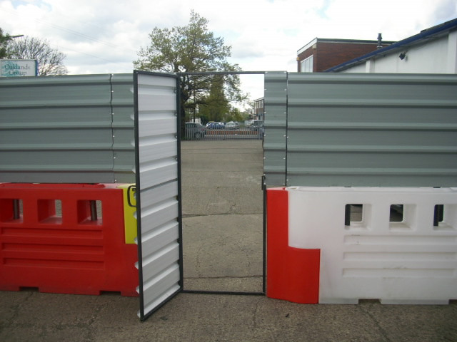 Heavy Duty Traffic Gates - Compatible with RB2000, GB2 & RB22 Barriers