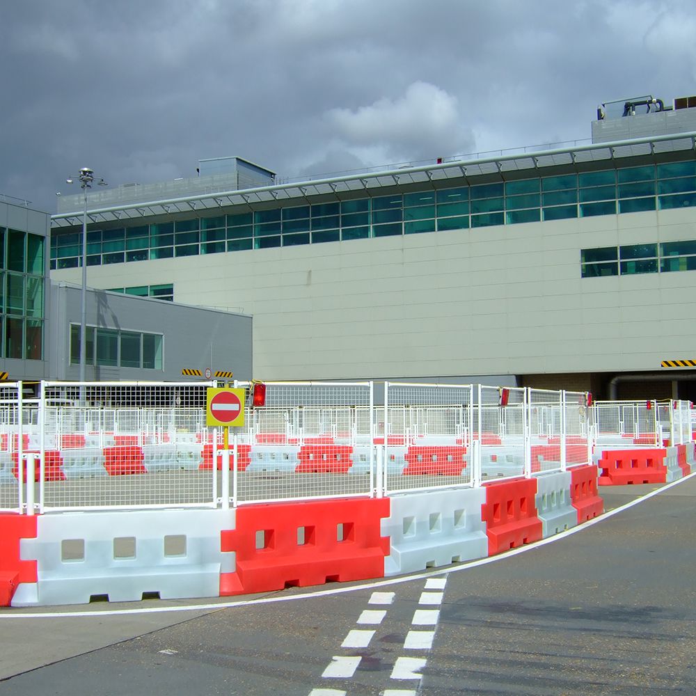 GB2 Heavy Duty Traffic Barrier