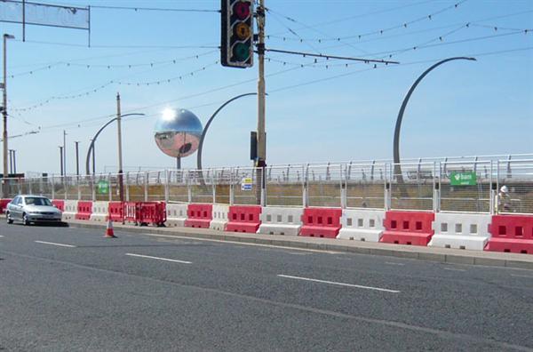 GB2 Heavy Duty Traffic Barrier