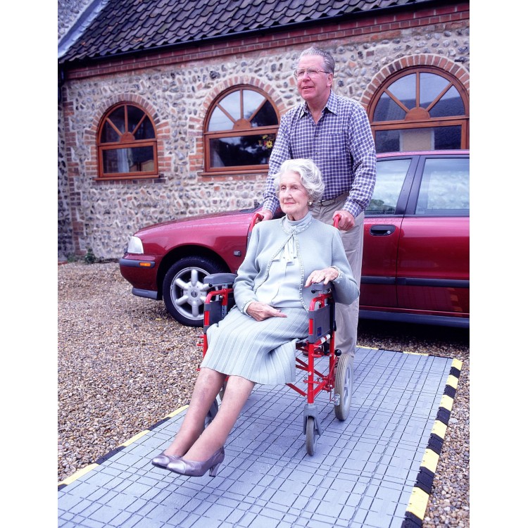 Rola-Trac Ultra Pedestrian and Event Matting - 330mm x 165mm x 18mm - 0.198kg