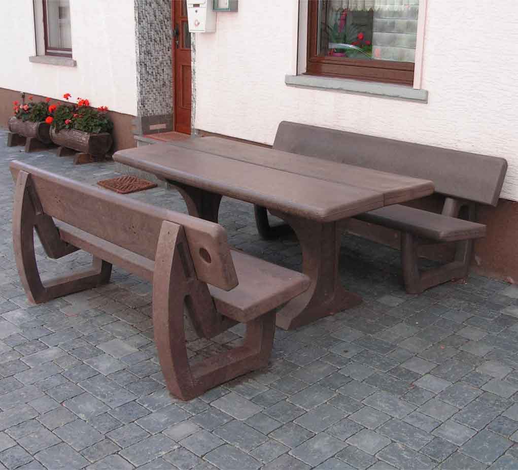 100% Recycled Plastic Mira Table