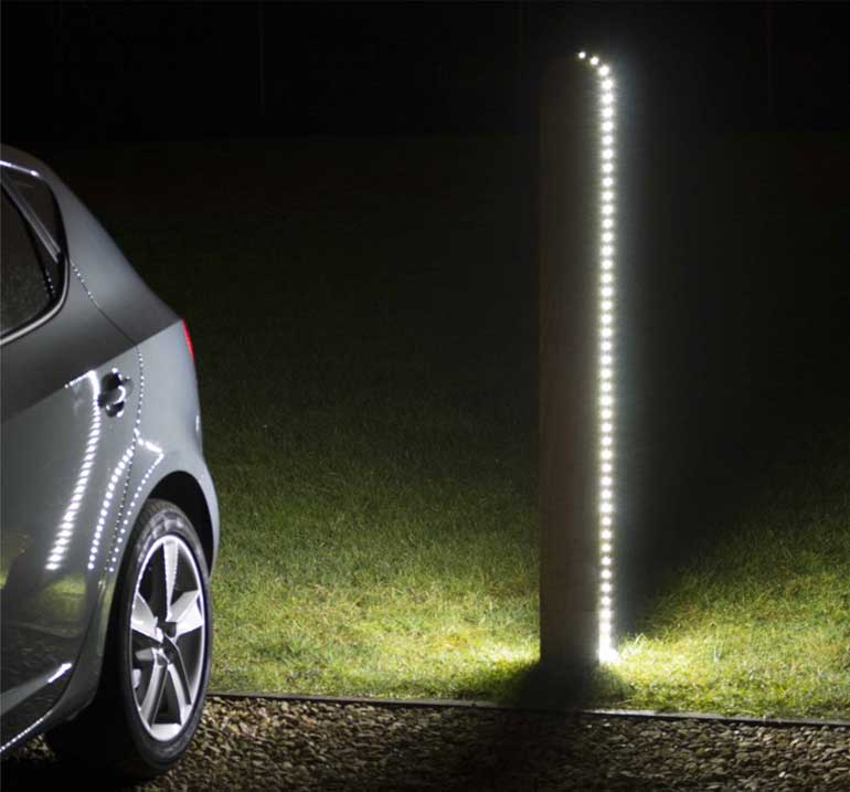 Sway Flow LED Lighting Oak Bollard