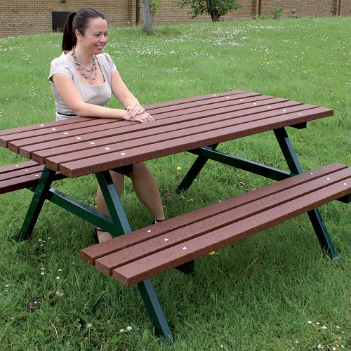 Plastic picnic deals table and chairs