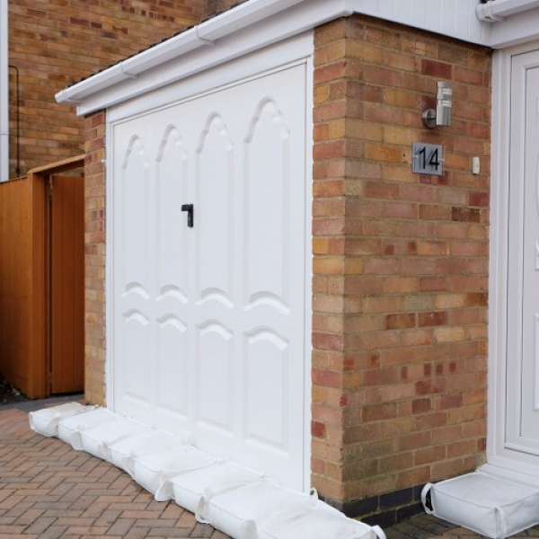 Flood Cube Sandless Sandbags - 20 or 40 Pack