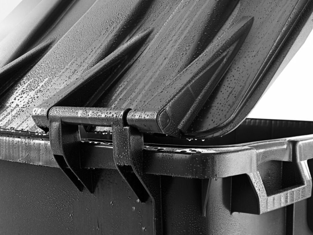 3x 660 Litre 4-Wheeled Bins - lid