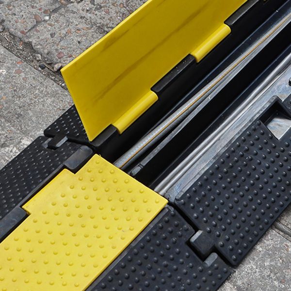 2-Channel Heavy Duty Cable Protector Ramp – Vehicle Rated