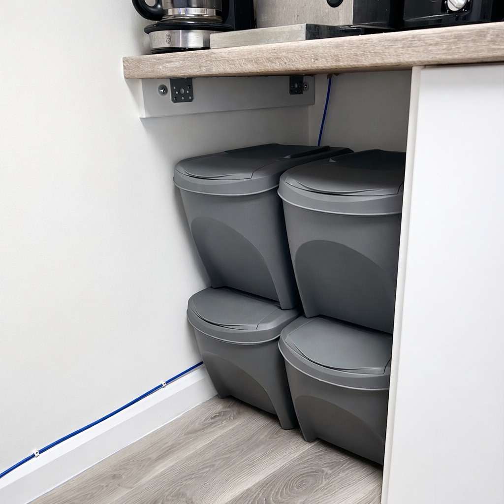 Stackable Multi-Purpose Container with Easy Access Lid - 25 Litres