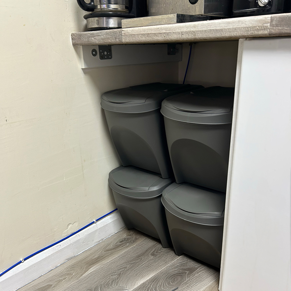 Stackable Multi-Purpose Container with Easy Access Lid - 25 Litres