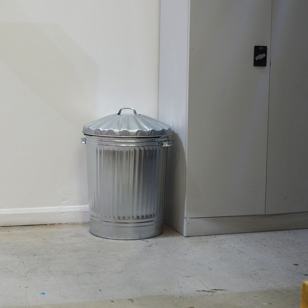 Galvanised Steel Trash Can - 90 Litre - lifestyle 2