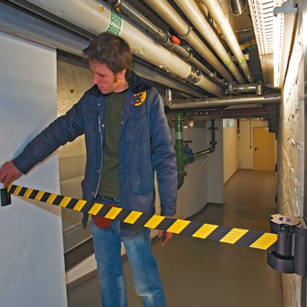 Wall Mounted Belt Barrier